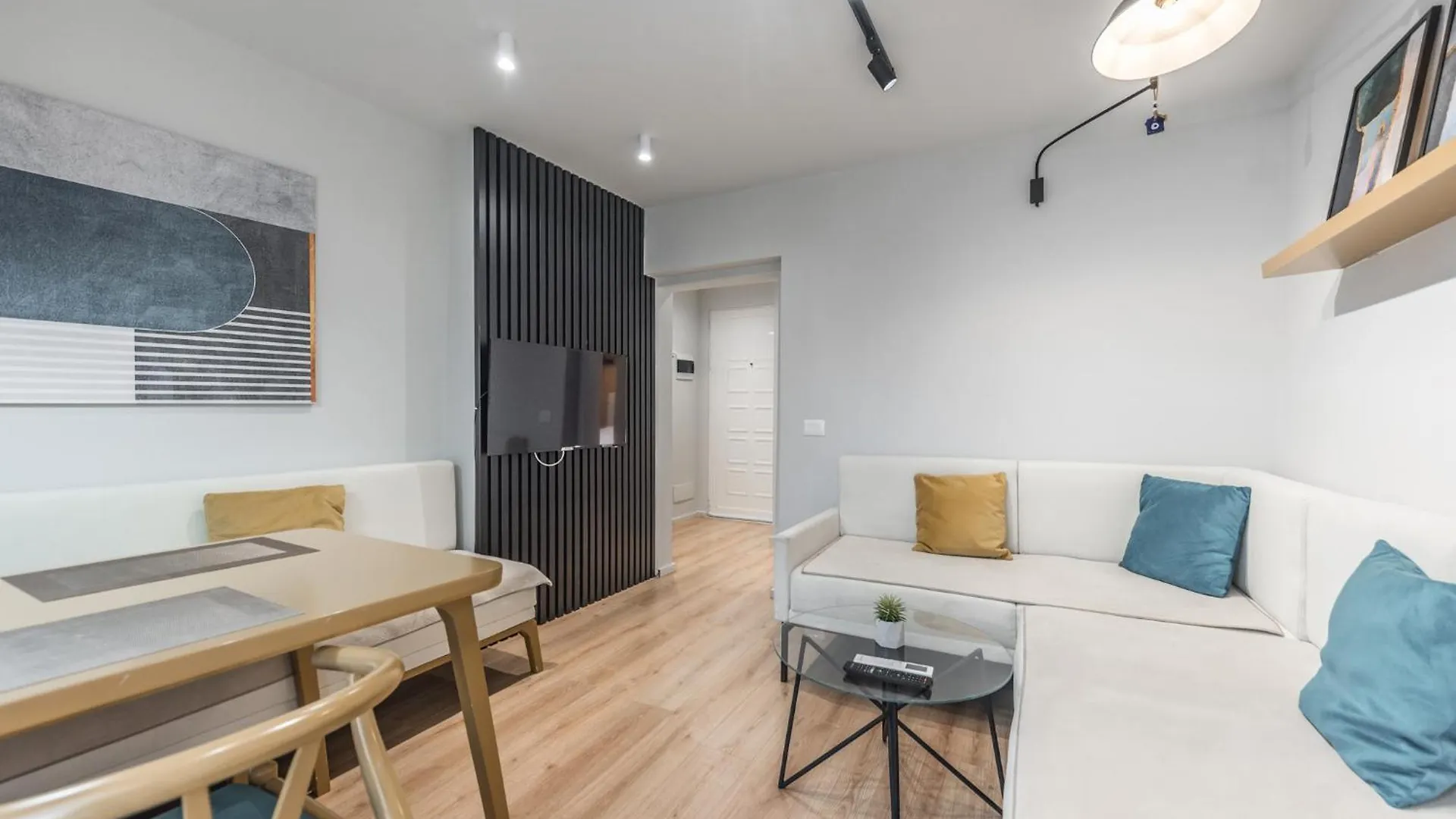 Pazari I Ri - 1 Bedroom Loft Tirana 0*,