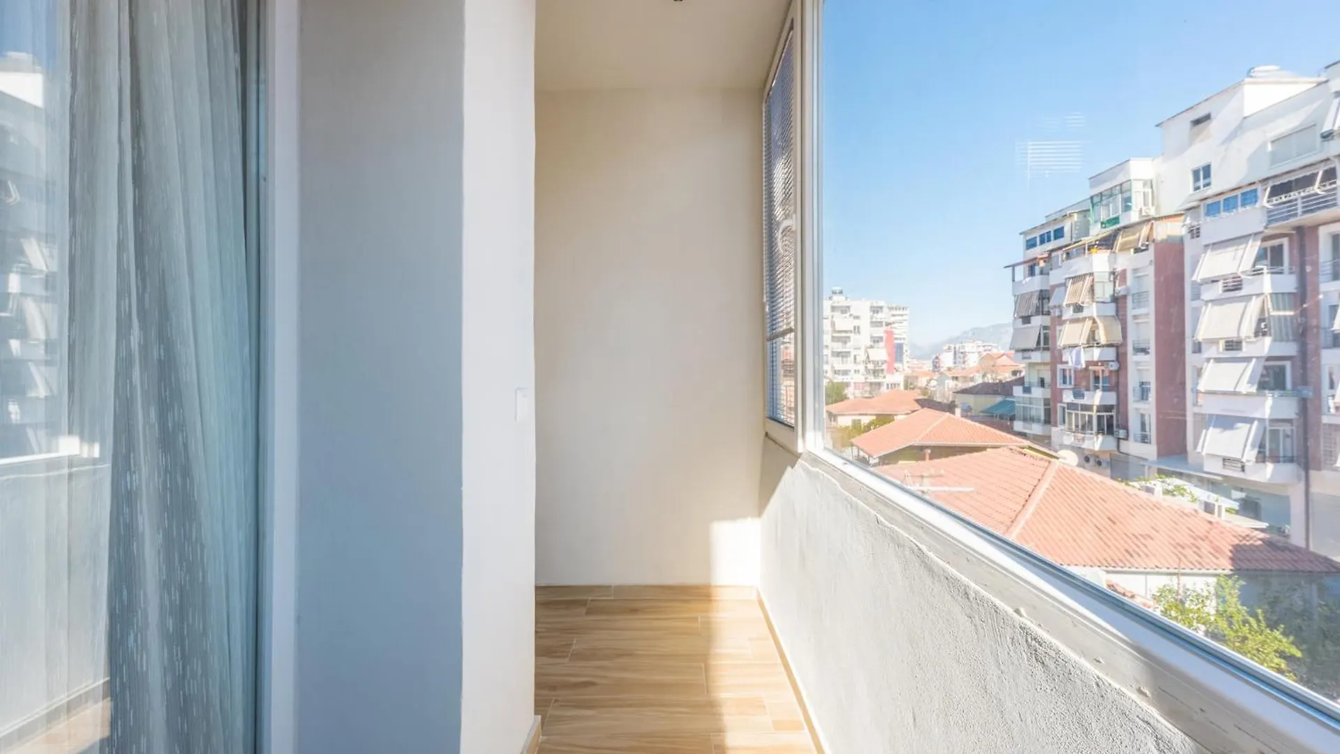 Pazari I Ri - 1 Bedroom Loft Tirana